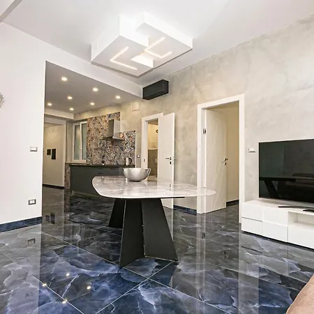 Domus Carmen Luxury * Genua
