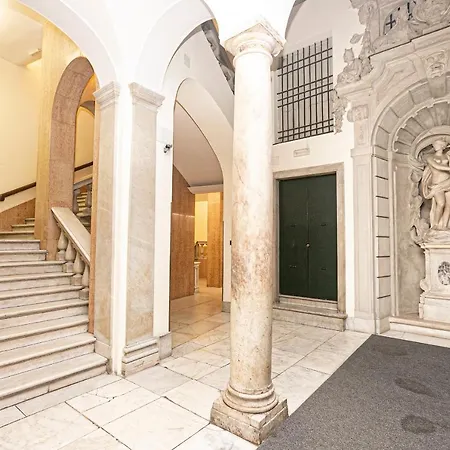 Domus Carmen Luxury Apartment