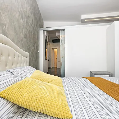 Apartment Domus Carmen Luxury *