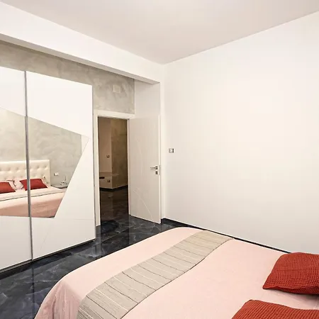 Domus Carmen Luxury Apartment *